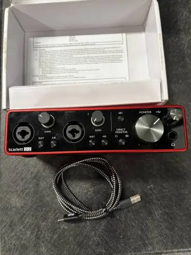 Focusrite - SCARLETT2I2MK3 2
