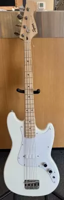 Squier - Sonic Bronco Bass, Maple Fingerboard - Arctic White