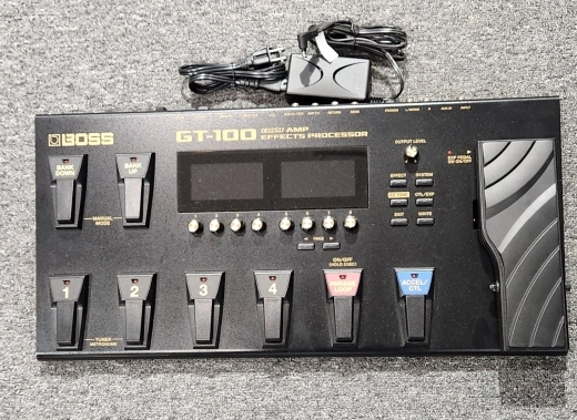 BOSS - GT-100 MULTI EFFECTS PROCESSOR