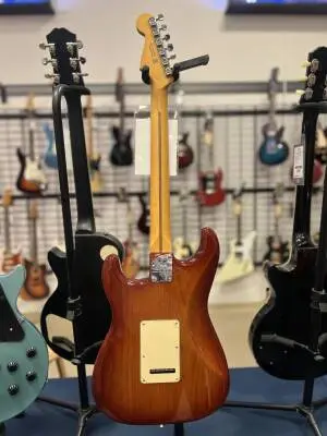 Fender - 011-3912-747 2