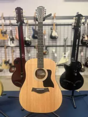 Taylor Guitars - 150E W