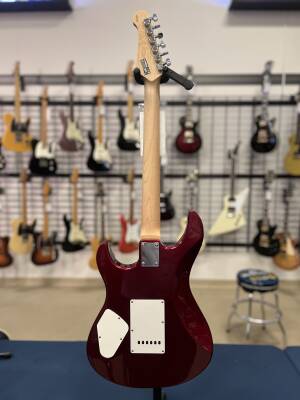 Yamaha Pacifica 112VM Electric Guitar With Maple Fingerboard