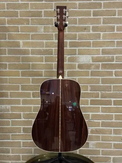 Martin Guitars - D-28 2017 2