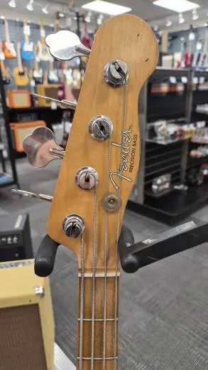 Fender - 013-8412-701 2