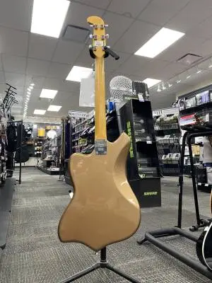 FENDER MAVERICK DORADO FIREMIST GOLD EB 2