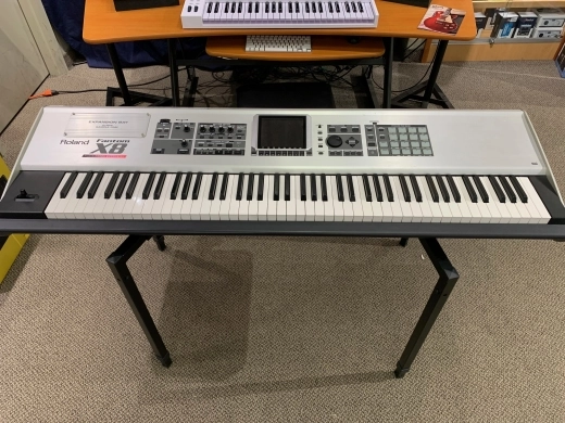 ROLAND FANTOM X8 WORKSTATION 2