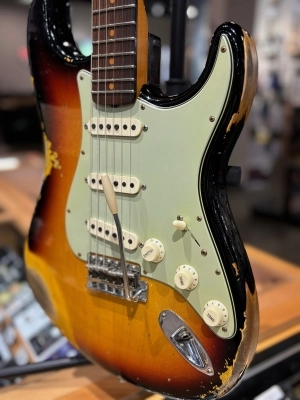 Fender Custom Shop 61 Strat Heavy Relic 2