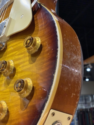 Gibson Custom Shop - 1959 Ultra Heavy Relic Les Paul Kindred Burst 3