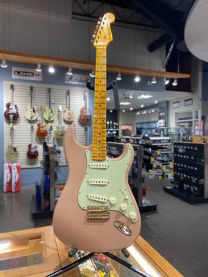 Fender Custom Shop '62 Bone Tone Stratocaster Journeyman Relic - Dirty Shell Pink