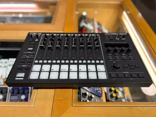 Roland - MC-707