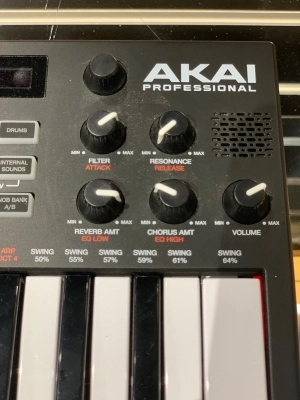 Akai - MPK MINI PLAY 4