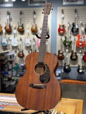 Martin Guitars - 000-15M