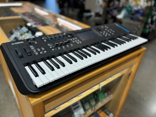 Yamaha - MODX6+