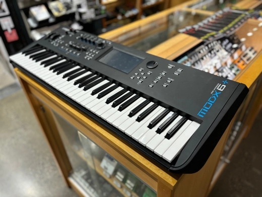 Yamaha - MODX6+ 2