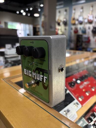 Electro-Harmonix Bass BigMuff | Long & McQuade