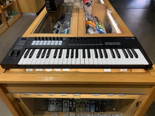 Novation - LAUNCHKEY49 MK3 2