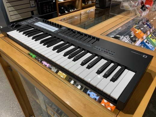 Novation - LAUNCHKEY49 MK3 4