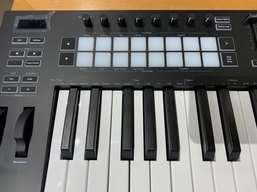 Novation - LAUNCHKEY49 MK3 5
