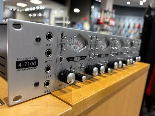 Universal Audio - 4-710D 2