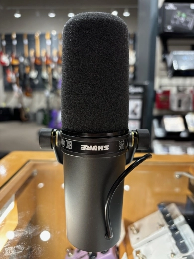 Shure - SM7B 6