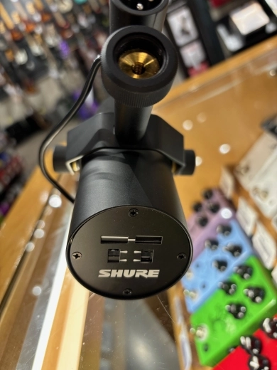 Shure - SM7B 8