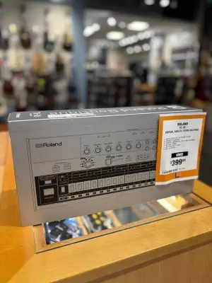 Roland - TR-06 8