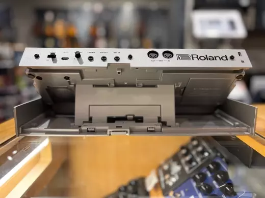 Roland - TR-06 6