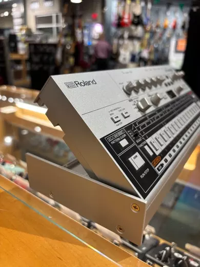 Roland - TR-06 5