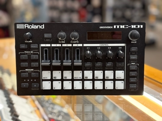 Roland - MC-101
