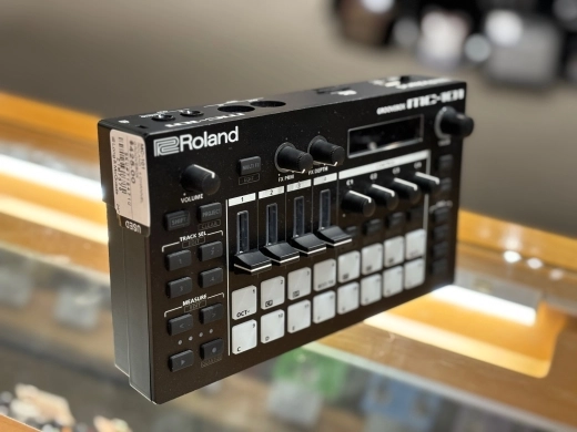 Roland - MC-101 2