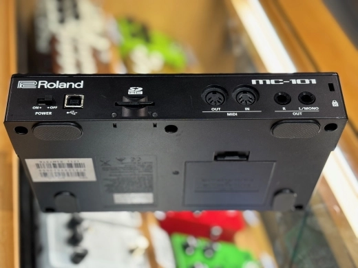 Roland - MC-101 2
