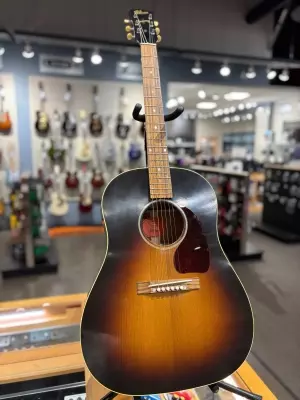 Gibson 1942 Banner J45 Vintage Sunburst