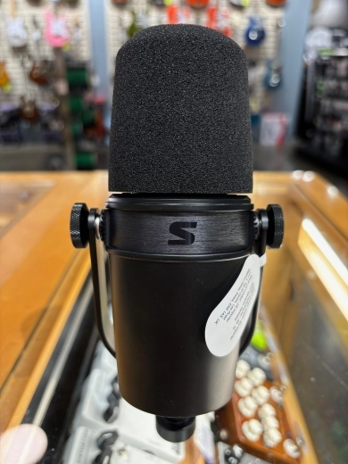 Shure - MV7X 3