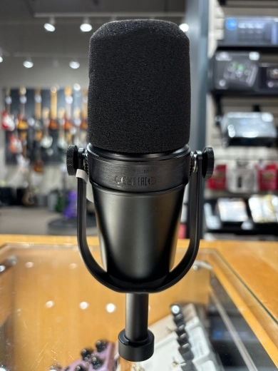 Shure - MV7X 6