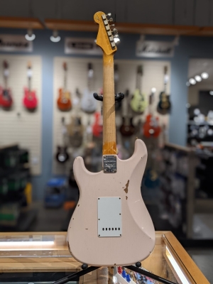 Fender Custom Shop 64 Strat Super Faded Aged Shell Pink 4