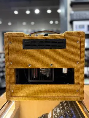 Fender - 816-0500-100 2