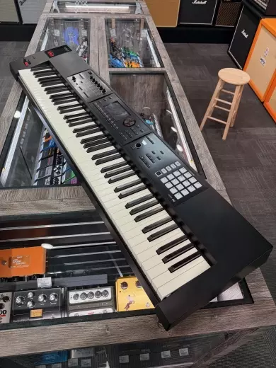 Roland - FA-08