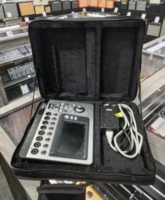 QSC - TOUCHMIX-8 2