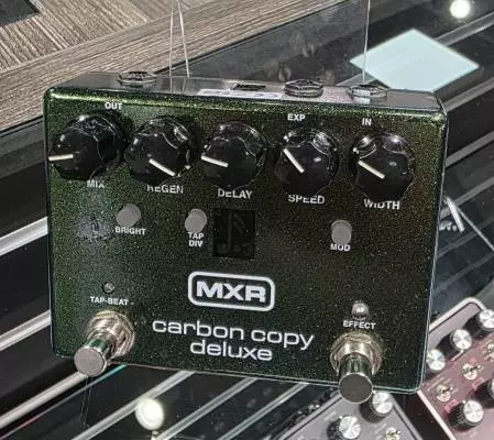 MXR - M292-MXR Carbon Copy Deluxe Analog Delay