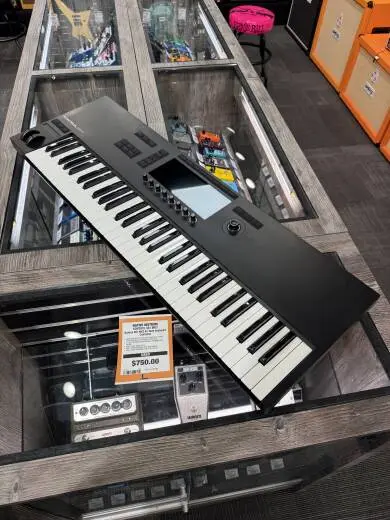 Native Instruments - KONTROL S61 MK3