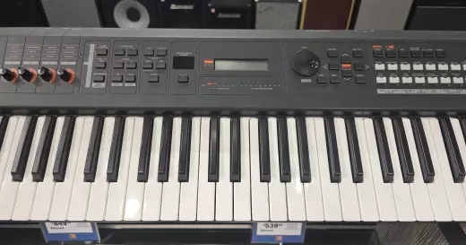 Yamaha - MX61 BK 3