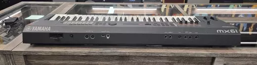 Yamaha - MX61 BK 2