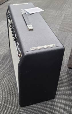 Store Special Product - Fender 65 Deluxe Reverb - 021-7400-000