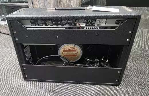 Fender 65 Deluxe Reverb - 021-7400-000 2
