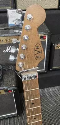 EVH Striped Series Frankie, Maple Fingerboard - Red/White/Black Relic 2