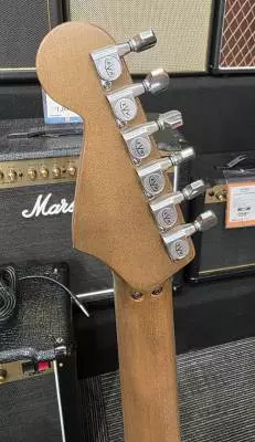 EVH Striped Series Frankie, Maple Fingerboard - Red/White/Black Relic 2