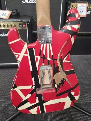 EVH Striped Series Frankie, Maple Fingerboard - Red/White/Black Relic 2