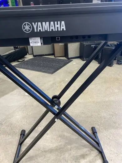 Store Special Product - Yamaha - P225 B