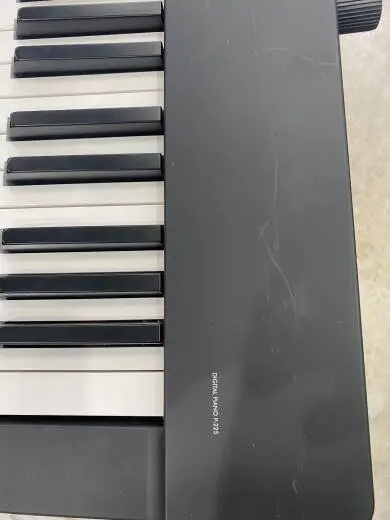 Store Special Product - Yamaha - P225 B