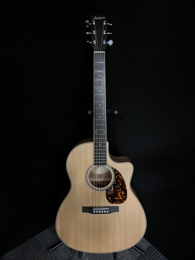 Store Special Product - Larrivee - LV-03E